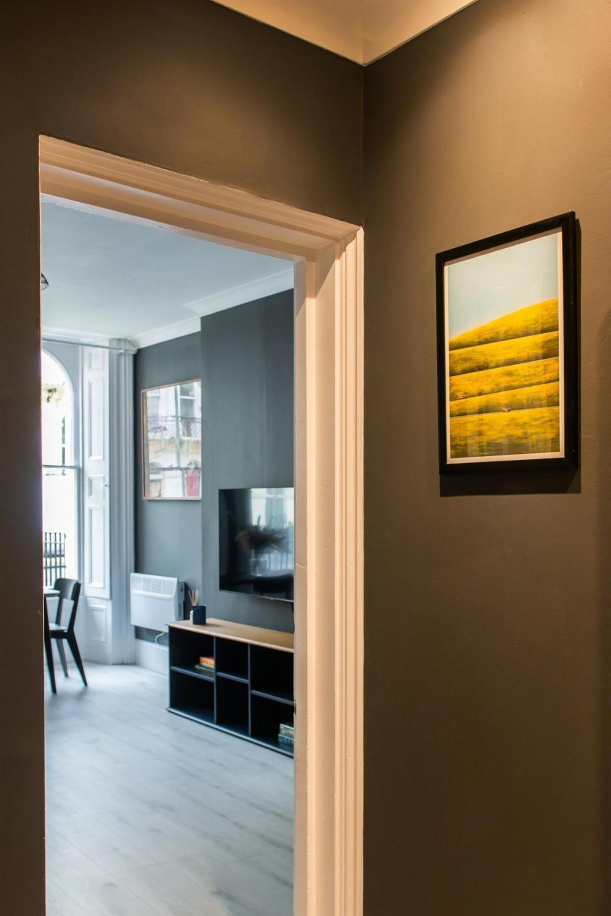 Apartment Modern 2-bedroom 30 Seconds To Seafront
