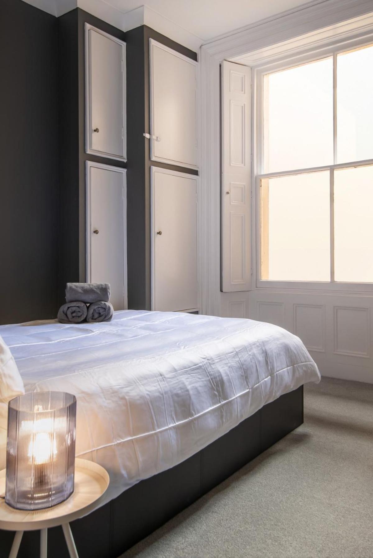 Modern 2-bedroom 30 Seconds To Seafront *